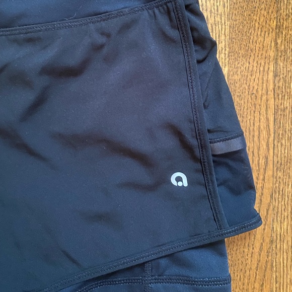 Reitmans HYBA Running & Gym short size: S - Picture 2 of 8